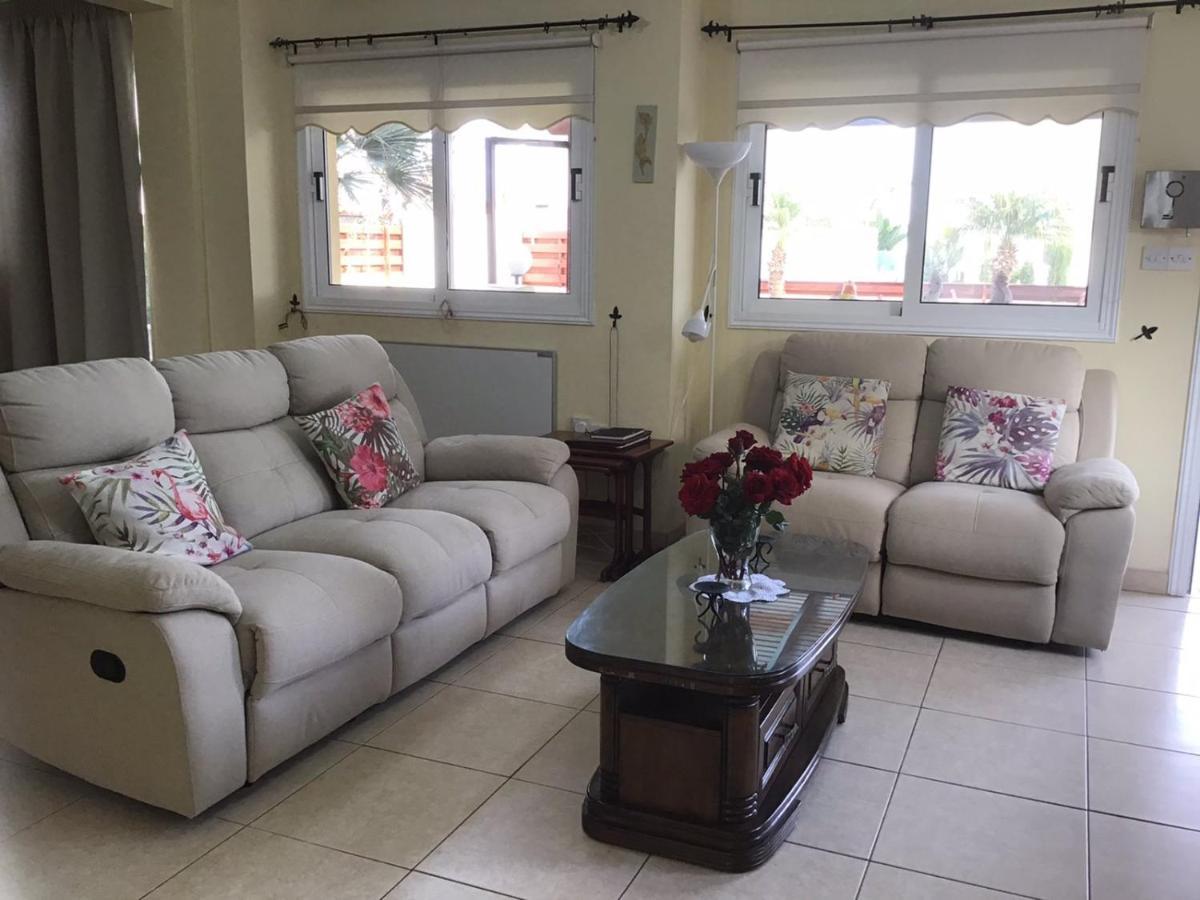 Carolyn Villa Is A Luxury 4-Bedroom Villa With Private Pool In Agia Napa Buitenkant foto